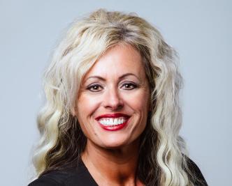 Headshot of Amanda Finnell
